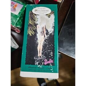 Hallmark Keepsake Collector's Club Ornament 1995 "Barbie Brunette Debut 1959" D